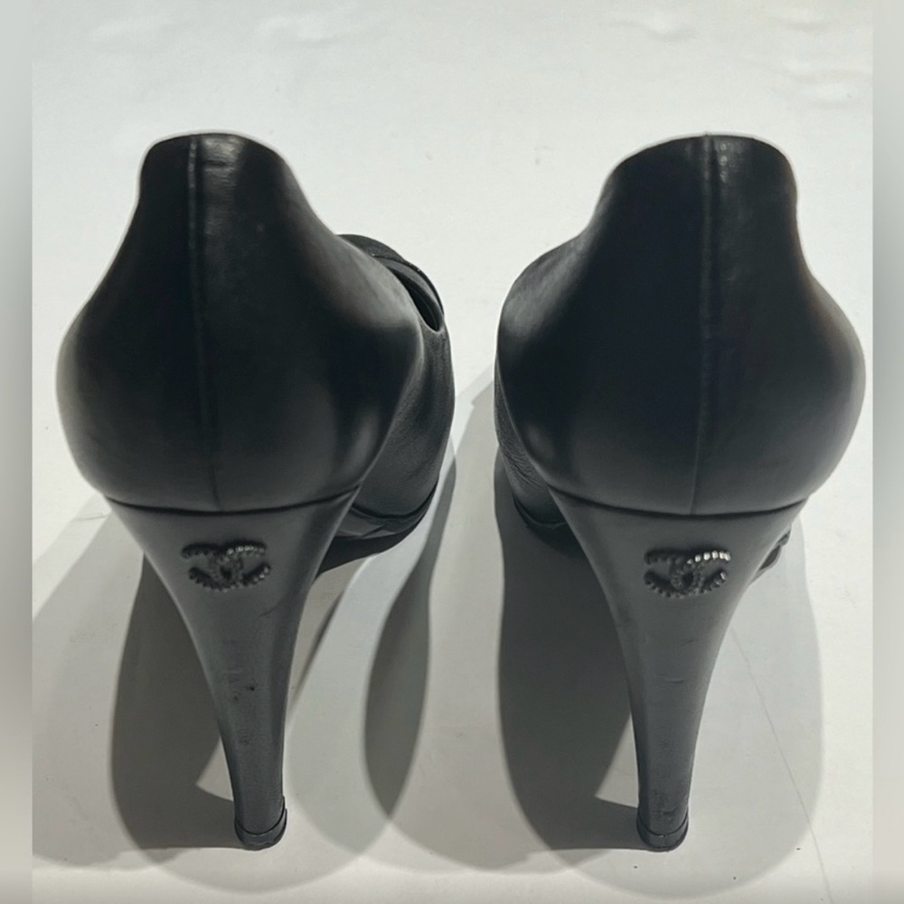 Chanel black platform CC heels - Picture 6 of 12